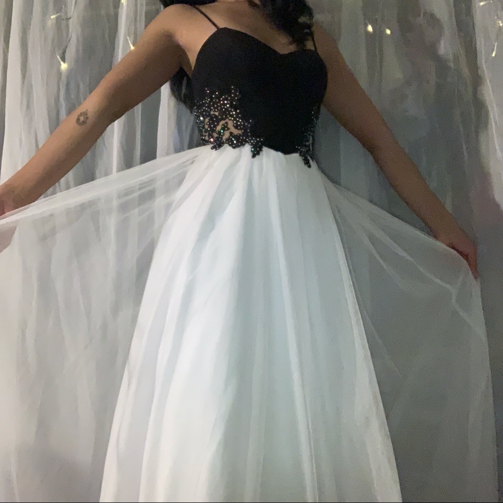 Long White & Black Special Occasions Dress 🖤
